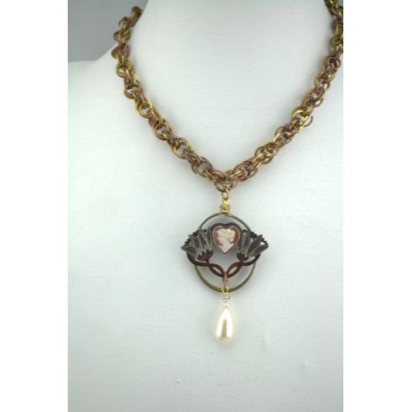 SUGAR GAY ISBER JEWELRY NECKLACE Cameo Heart Gorgeous - Picture 6 of 8